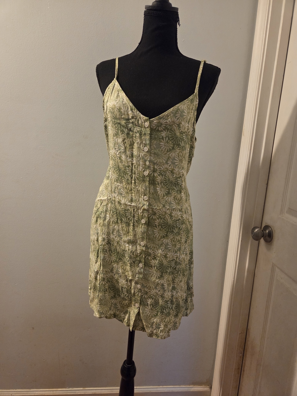 American Eagle Outfitters Green Floral Button-Front Mini Dress